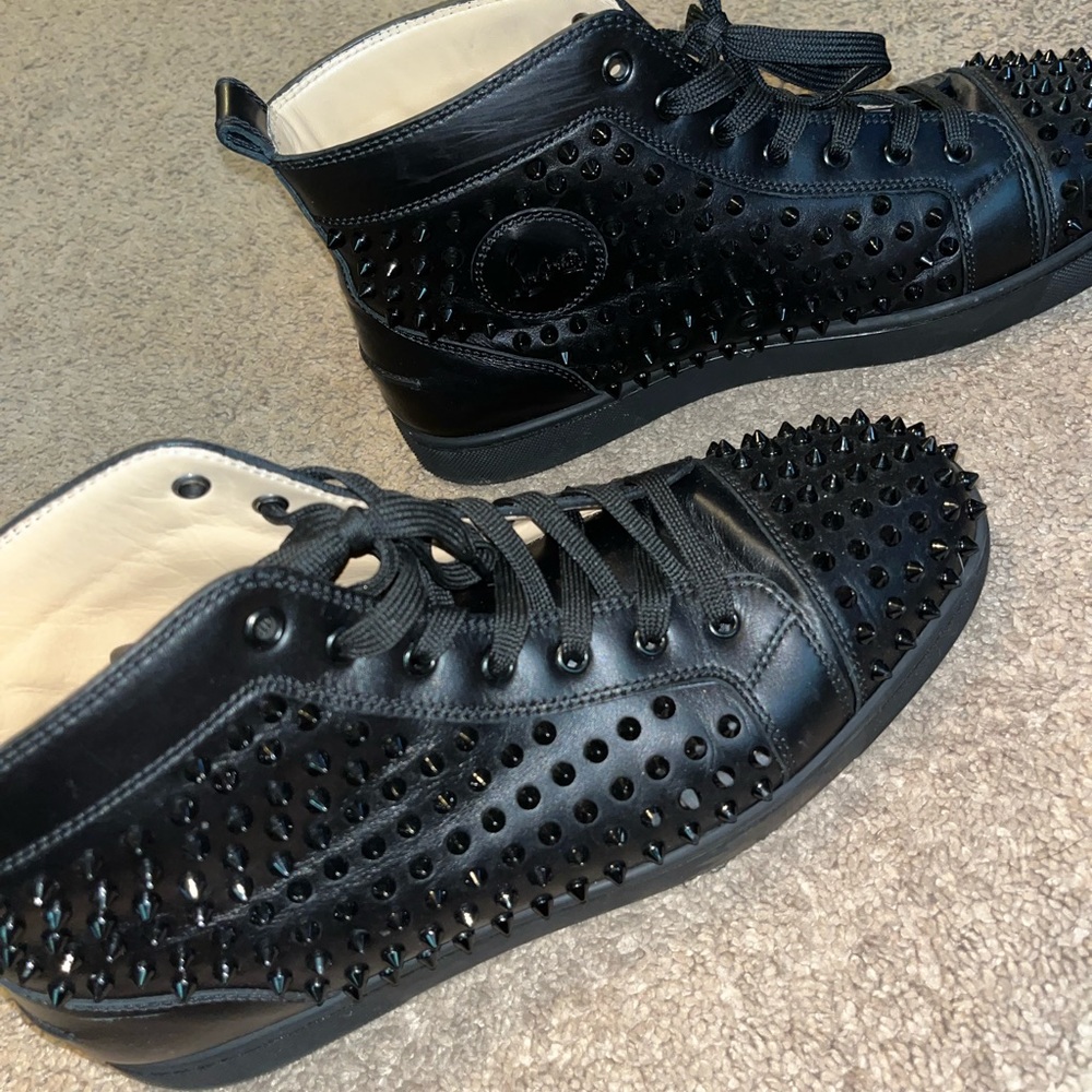 Louis Allover Spikes High Top Sneaker
CHRISTIAN LOUBOUTIN